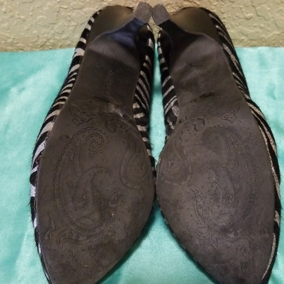 Dollhouse Zebra Pump - Picture 4 of 5